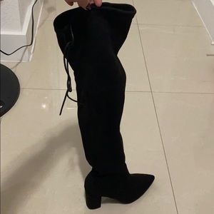 Heeled boots , black